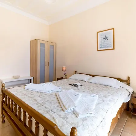 Captain Fotis 3 Apartment Pondi