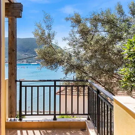 Apartment Captain Fotis 3 Pondi