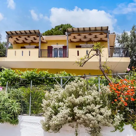 Apartment Captain Fotis 3 *