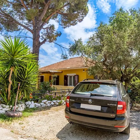 Apartment Captain Fotis 3 Pondi
